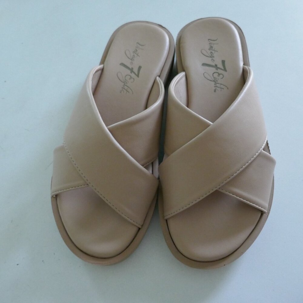 NEW Vintage 7 Eight tan natural cushioned sandals slides US sz 6